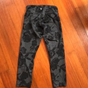 size 4 lululemon crops